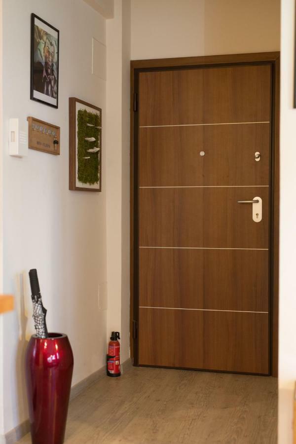 Vas' Penthouse Apartment Nicosia Exterior foto